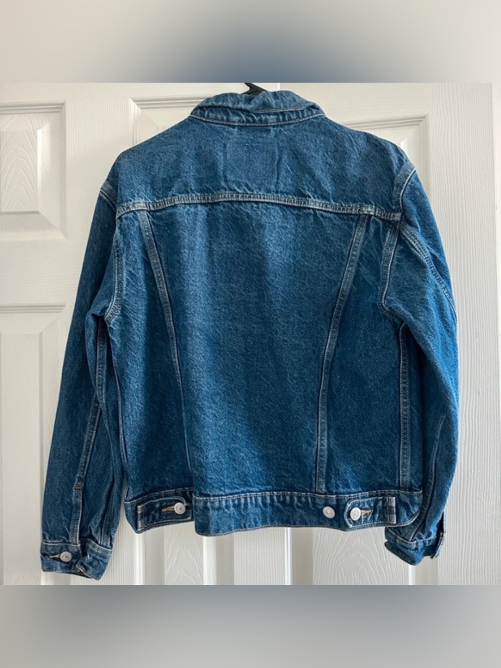Levi's Women's Denim Jacket - Medium Blue Trucker - Picture 3 of 4